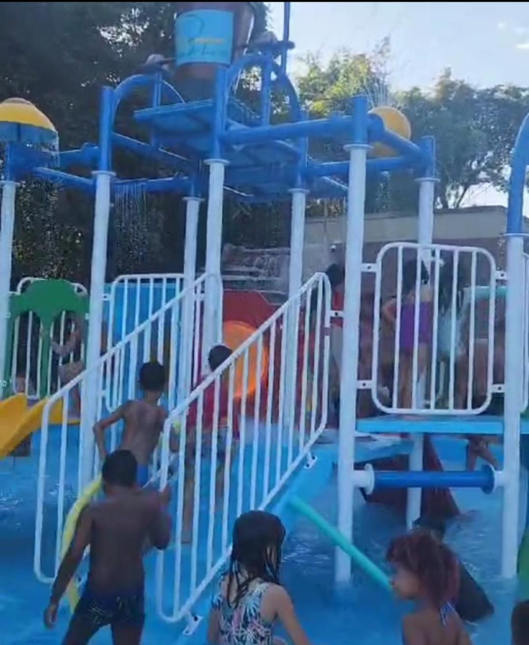 Aldeia Do Lago Caldas Novas Lindo Apt Com Cozinha Mobilia Nova Pode Levar Bebidas Na Area Das Piscinas Exteriör bild